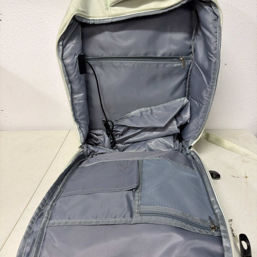 travel backpack Green Tint - Picture 2 of 3